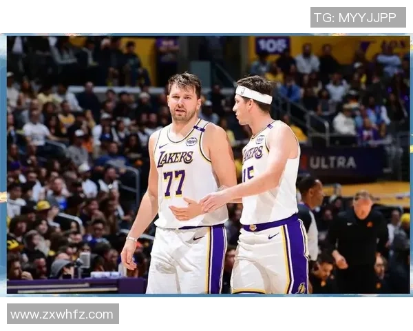 湖人对阵太阳精彩对决回顾及赛后分析12月3日比赛亮点总结